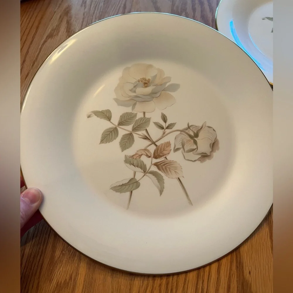 Royal Doulton Yorkshire Rose Dinner Plates